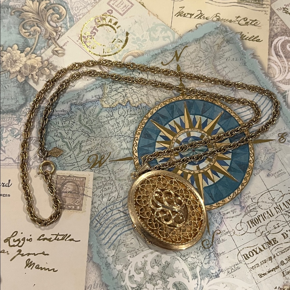 Sarah Coventry Gold Tone Locket Necklace